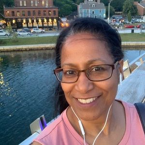 Meet your Posher, Adria